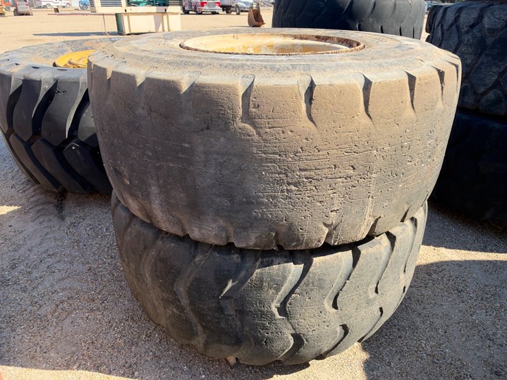 #41535-•-(2)-23.5r25-equipment-tires-image-3