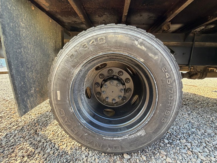 #4552-•-ford-f-650-flatbed-truck-image-53