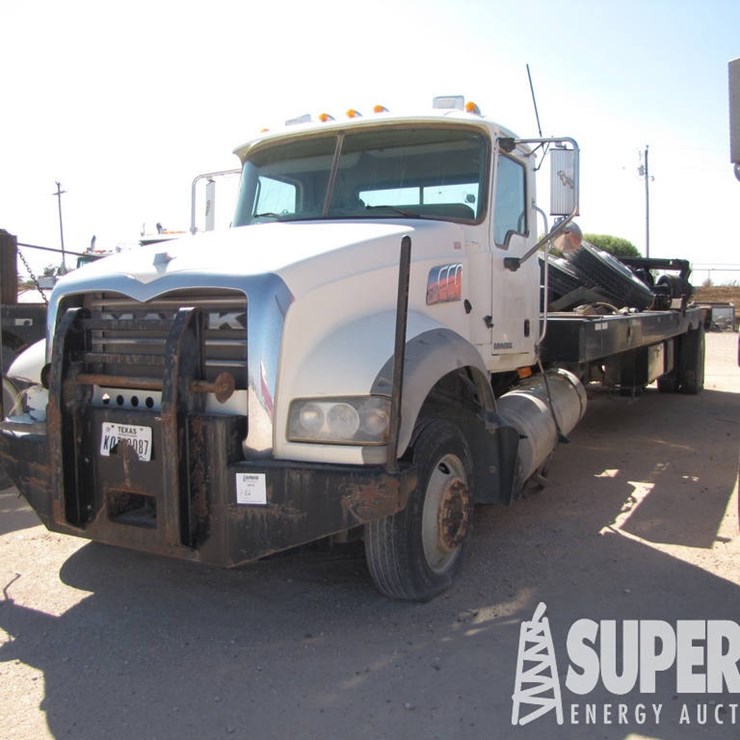2009 MACK GU713 T/A Winch Bed Truck