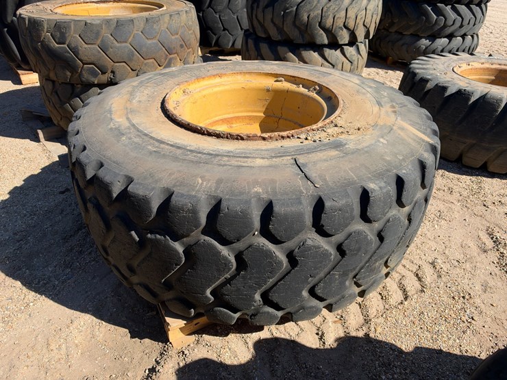 #41436-•-heavy-equipment-tire-image-1