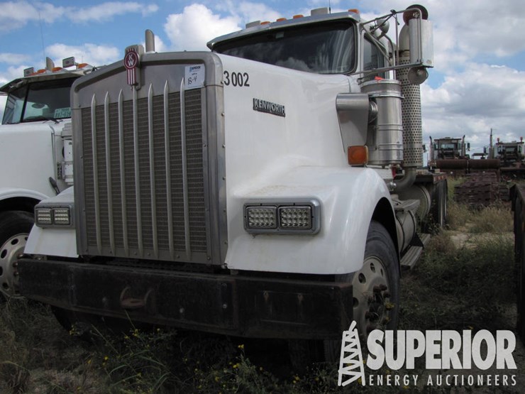 2006-kenworth-w900l-t/a-day-cab-haul-truck-image-1