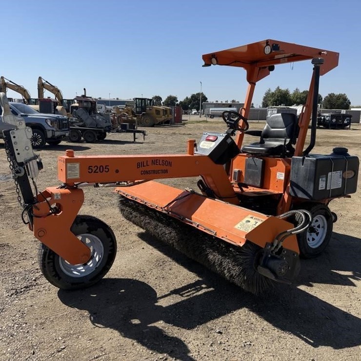 Lay-Mor SM-300 3 Wheel Broom