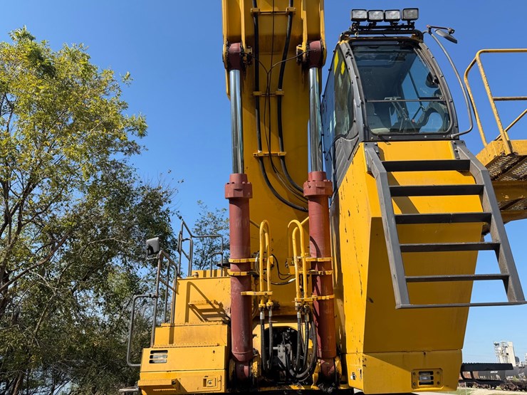 #4098-•-2015-john-deere-870g-lc-excavator-image-44