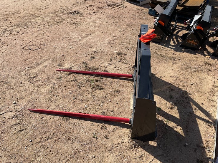 #4112-•-landhonor-skid-steer-bale-spear-attachment-image-3