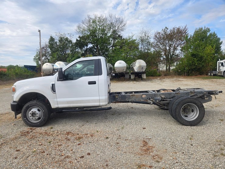 2021-ford-f350-image-5