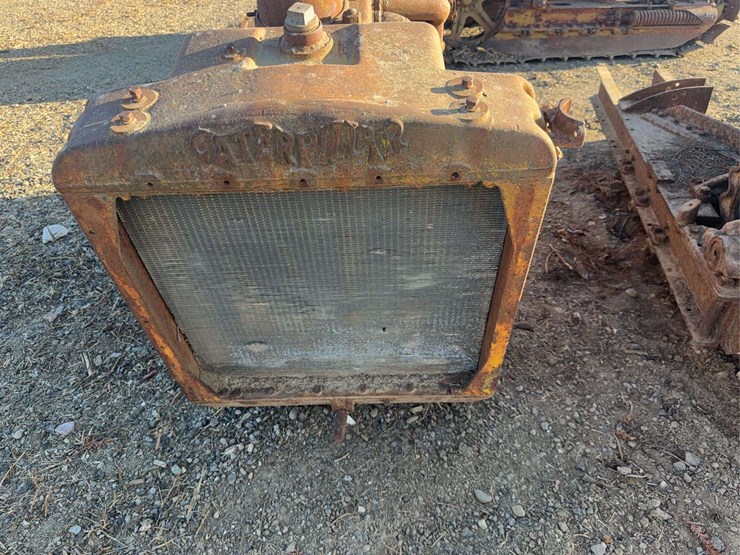 caterpillar-thirty-image-11