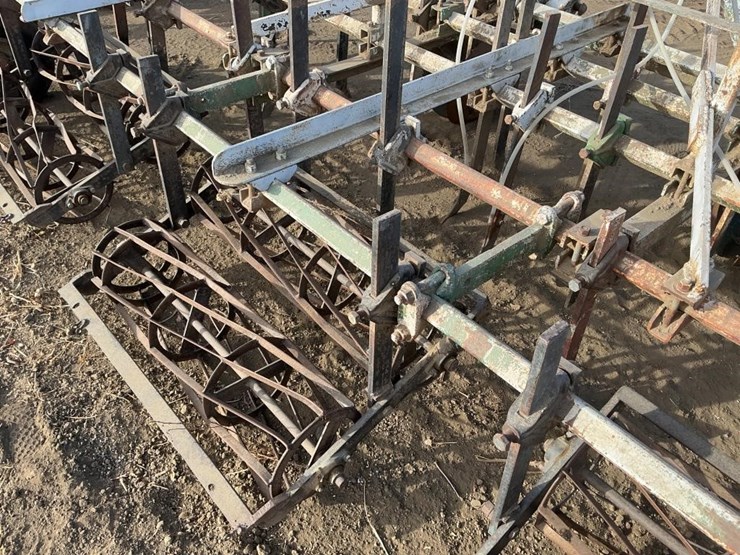 custom-3-pt-3-row-60"-cultivator-image-11