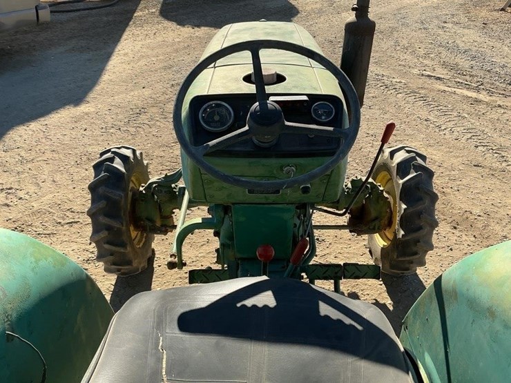 john-deere-1050-tractor,-mfwd-image-16