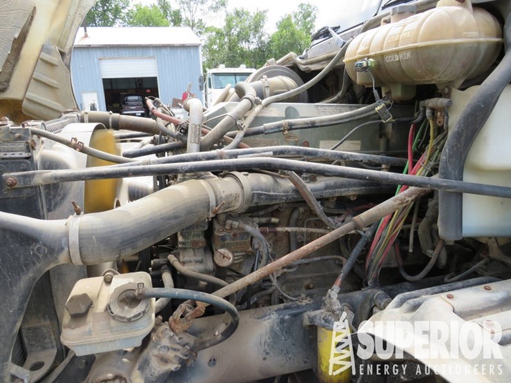2007-freightliner-columbia-t/a-winch/vac-truck-w/60"-sleeper-cab-image-7