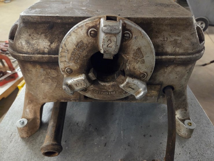 #33-•-rigid-400a-pipe-threader-image-2