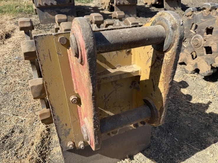 cat-36"-excavator-compaction-wheel-image-8