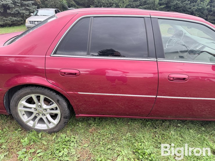 2008-cadillac-dts-performance-sedan-image-16