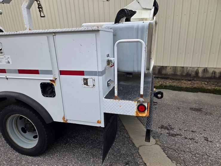 #4-•-2005-f-550-ford-small-bucket-truck-/-vin:-1fdaf56p16eb42272-/-75,475-miles-image-11