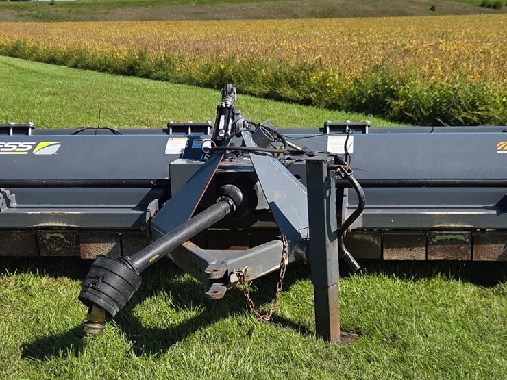 2013-loftness-180sh64p344-stalk-chopper-image-2