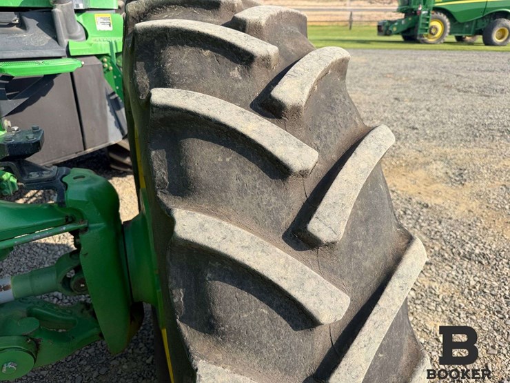 2011-john-deere-8335r-tractor-image-21