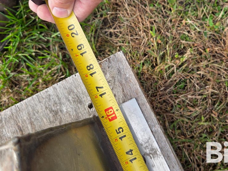 smidley-hog-bar-hog-waterer-image-11