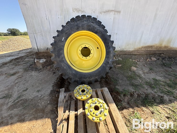 john-deere-6155-dual-tires-image-2