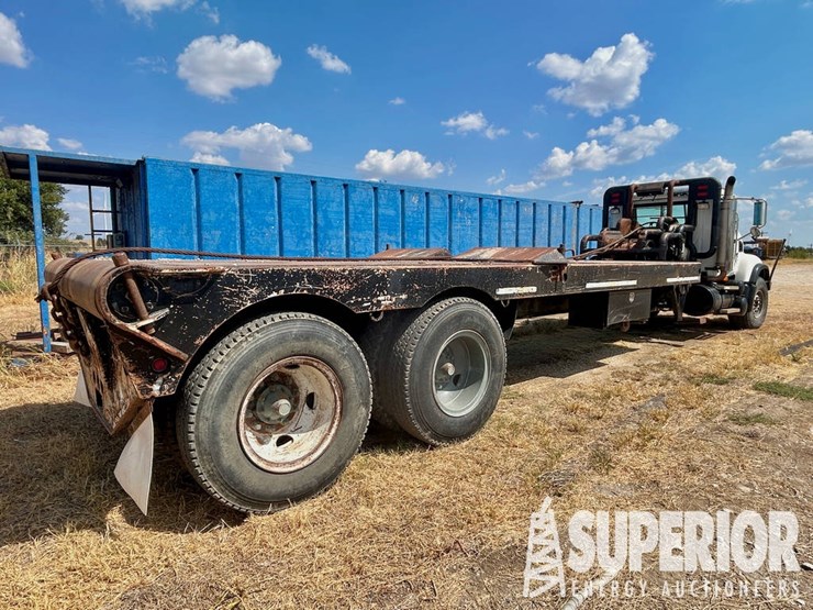 2007-mack-granite-cv713-t/a-winch-bed-truck-image-2