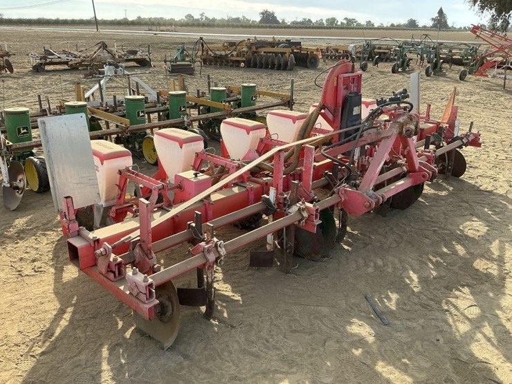 gaspardo-sp540-3-pt-6-row-30"-air-planter-image-4