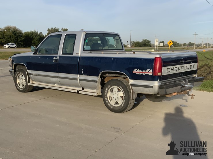 1993-chevrolet-silverado-gmt-400-k1500-4x4-extended-cab-pickup-image-7