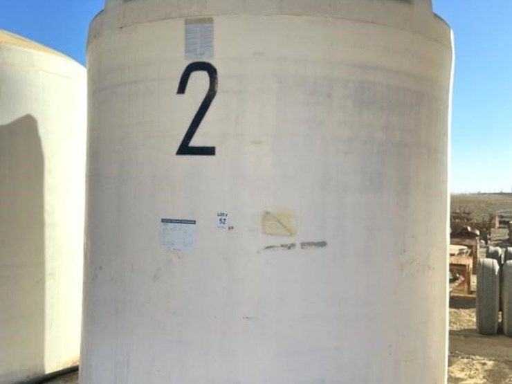 snyder-6000g-upright-poly-tank-image-1