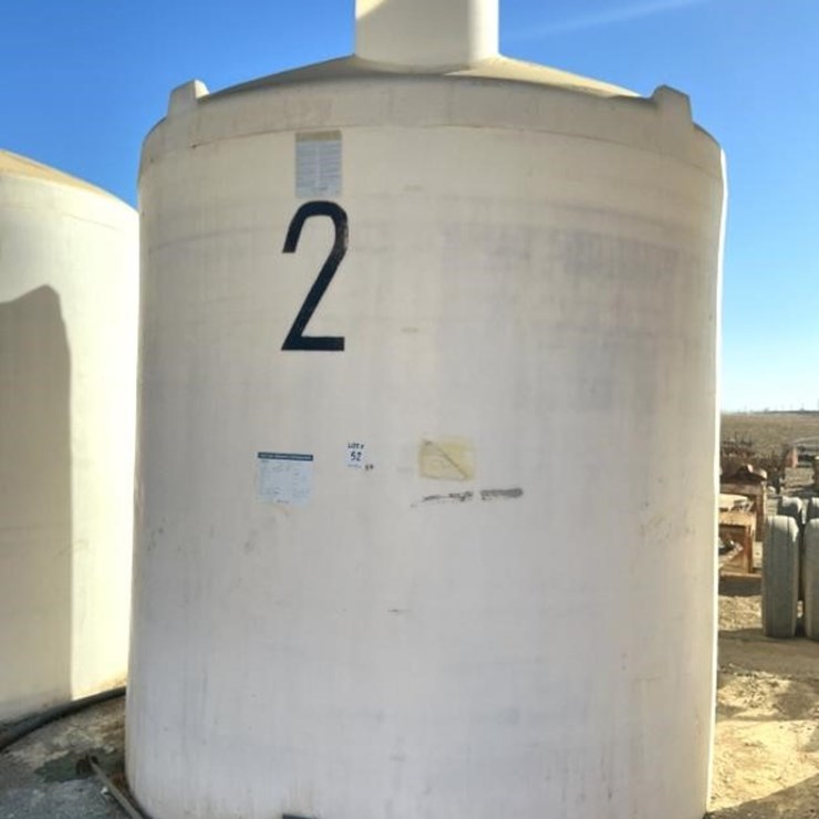 SNYDER 6000g Upright Poly Tank