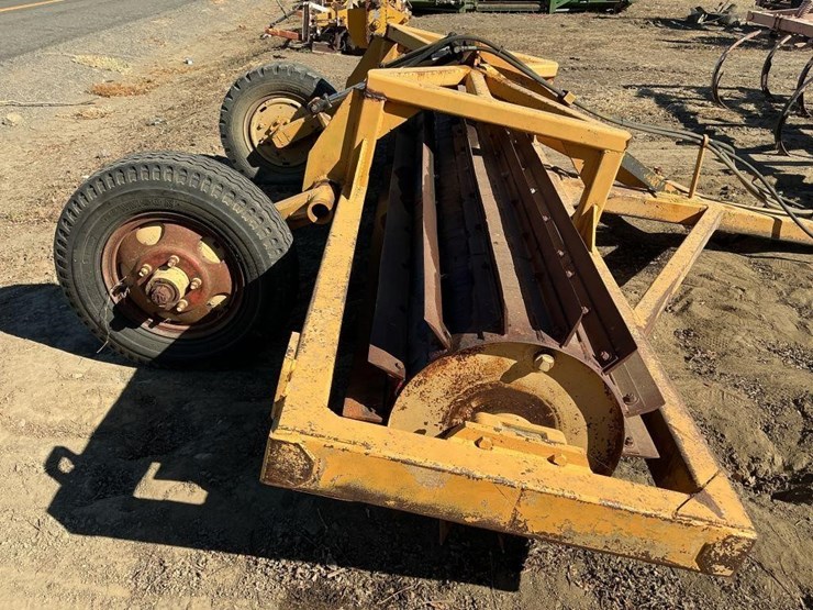 custom-16'-portable-pull-stomper-roller-image-6