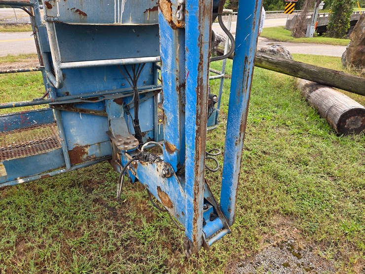 #10-•-genie-lift-boom-4x4-/-3952-hours-/-model:-z60/34-image-15
