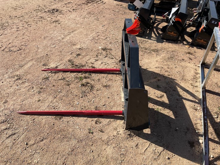 #4100-•-landhonor-bale-spear-frame-attachment-image-2