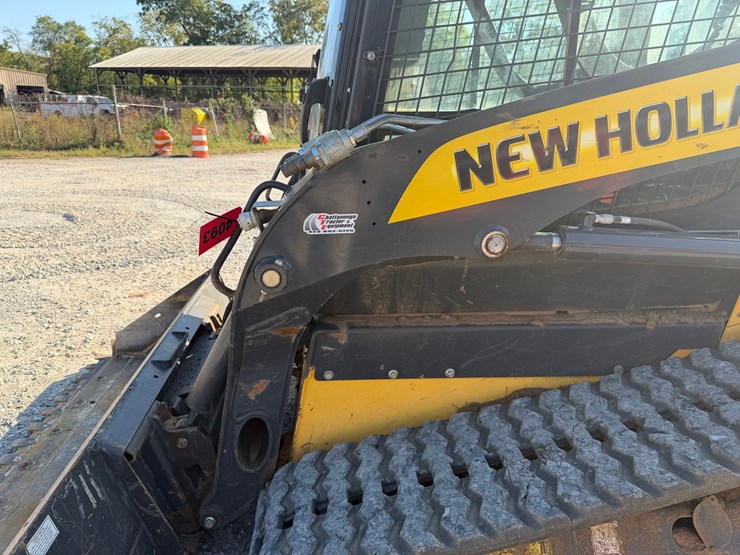 #4093-•-2023-new-holland-c334-tracked-skid-steer-image-15