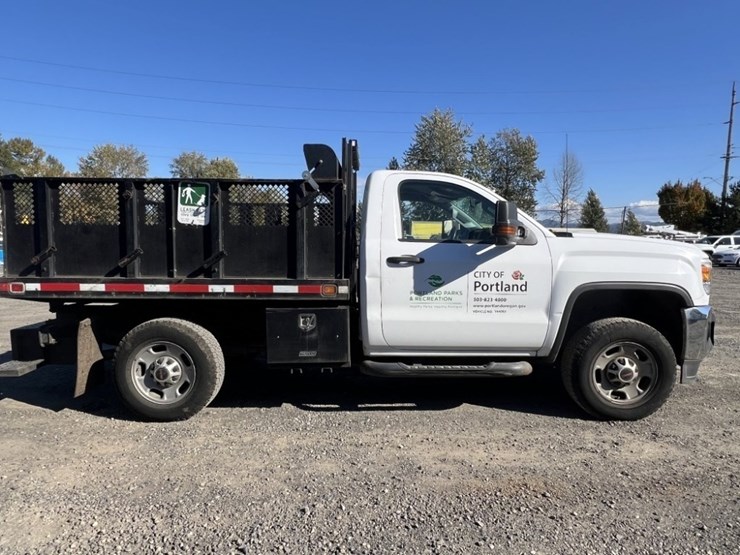 2016-gmc-sierra-2500-image-4