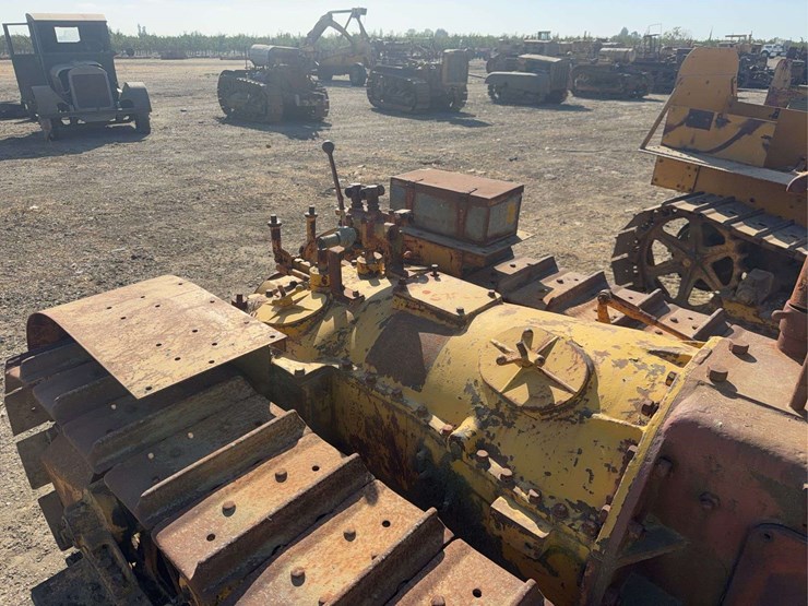 caterpillar-thirty-image-19