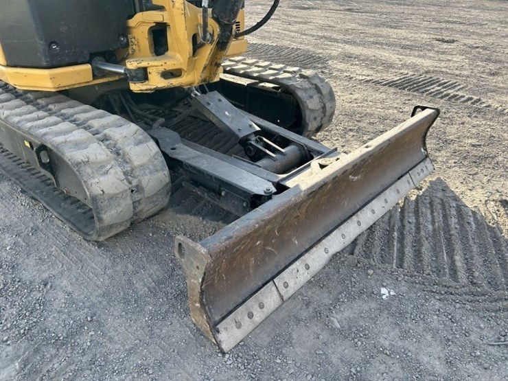2023-caterpillar-305cr-mini-hydraulic-excavator-image-23