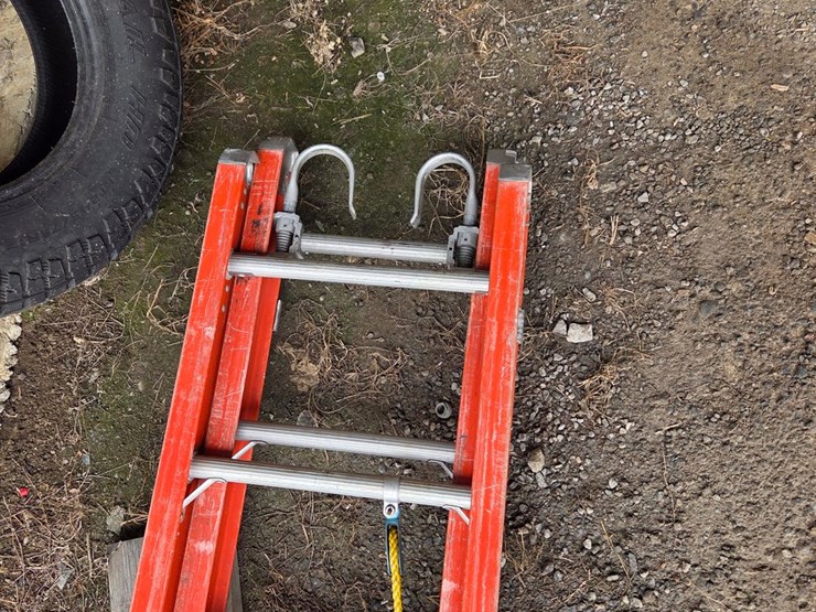 #26-•-40-ft-extension-ladder-image-4