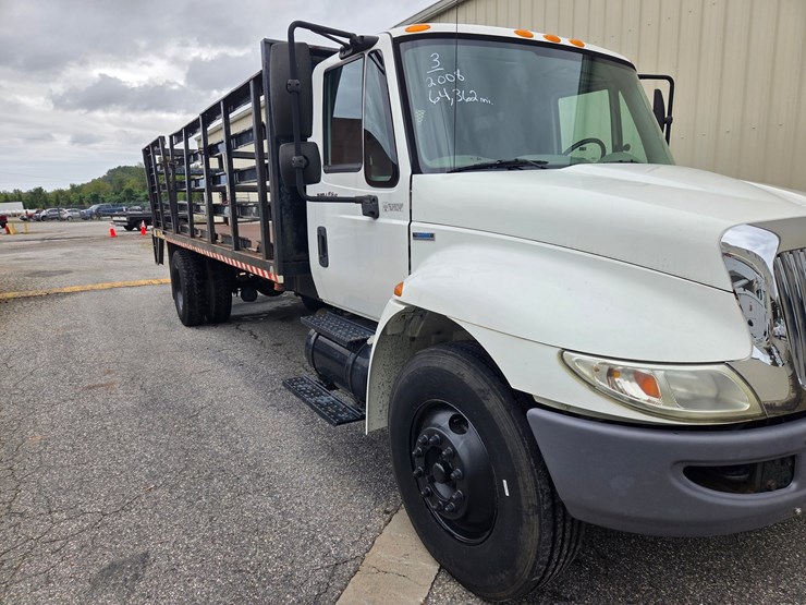 #3-•-2008-international-4300-truck---2008-international-flat-bed-truck-/-vin:-1htmmaal68h651072-/-64,362-miles-image-3