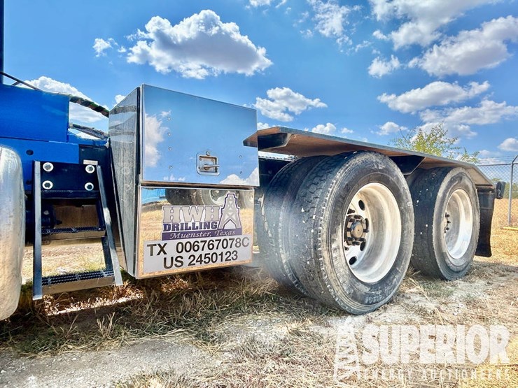 2019-peterbilt-389-t/a-winch-truck-w/-day-cab-image-17