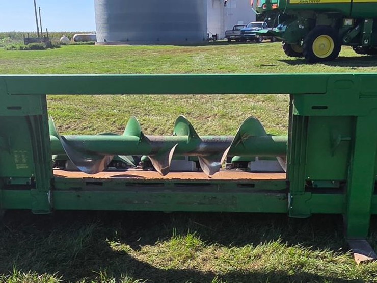 2014-john-deere-608c-corn-head-image-6
