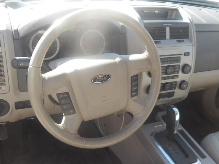 2012-ford-escape-image-15