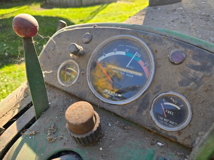 john-deere-3010-image-20