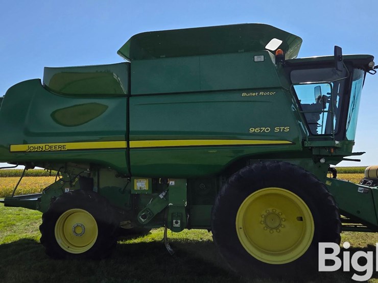 2010-john-deere-9670-sts-combine-image-4