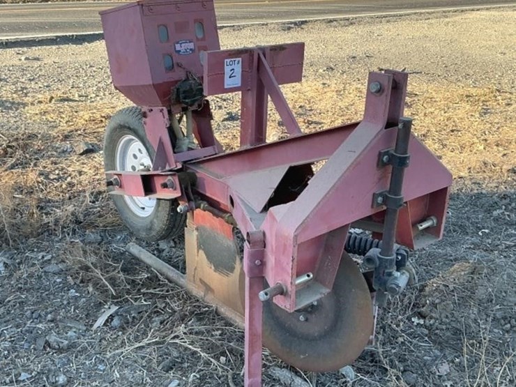 elston-3-pt-single-row-gopher-baiter-image-1