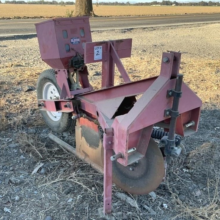ELSTON 3-Pt Single Row Gopher Baiter