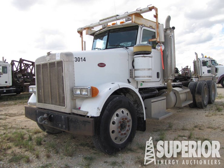 2005-peterbilt-378-t/a-day-cab-road-haul-truck-image-1