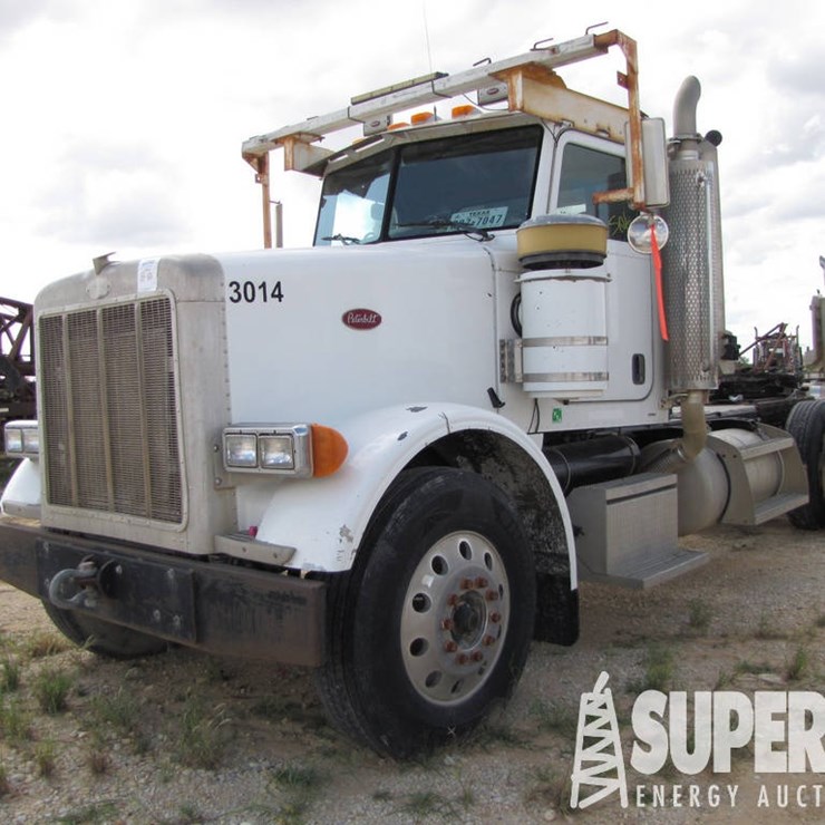 2005 PETERBILT 378 T/A Day Cab Road Haul Truck