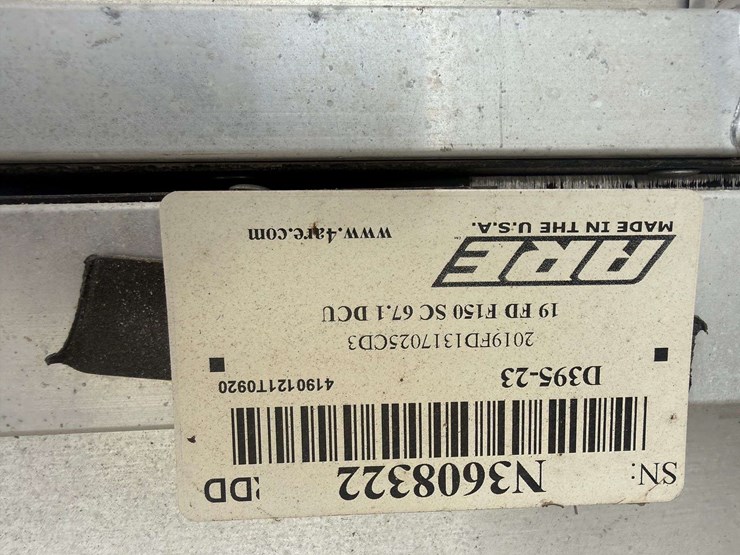 commercial-aluminum-truck-cap-/-topper-dcu-series-image-11