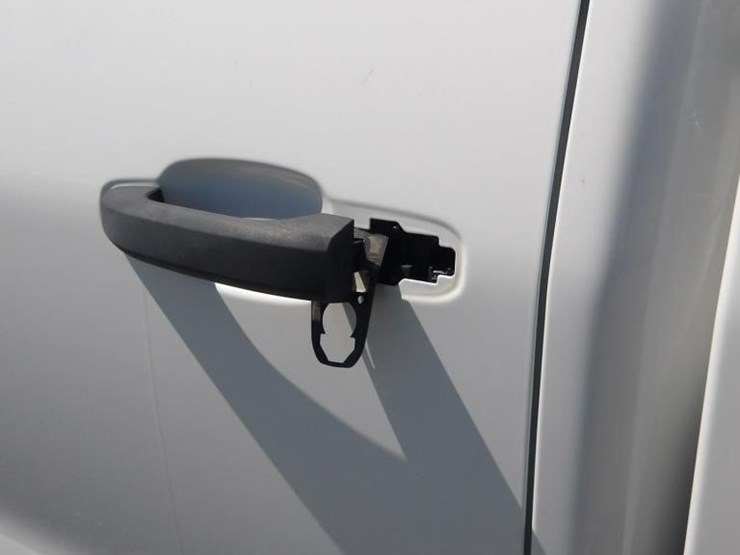 2015-gmc-2500-image-6