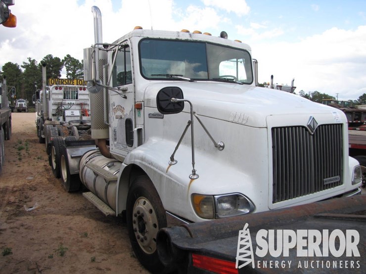 1999-international-9200-t/a-day-cab-haul-truck-image-2