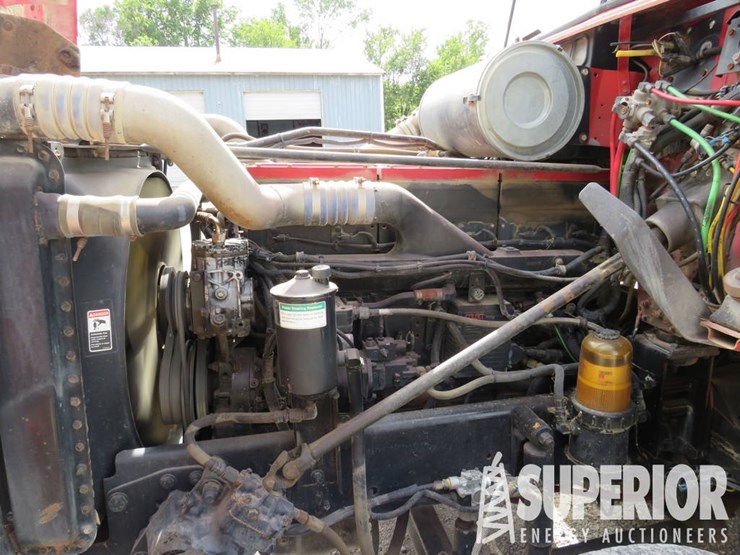 2000-freightliner-fld-long-conventional-t/a-winch-tractor-image-6