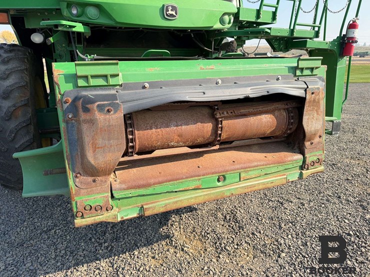 2012-john-deere-s670-combine-image-9