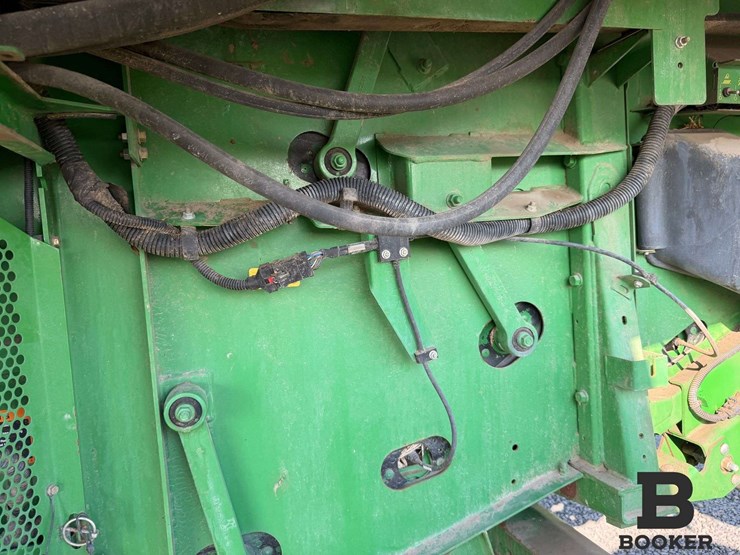 2012-john-deere-s670-combine-image-51